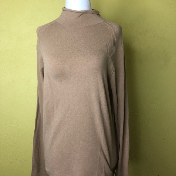 Brand New Ellen Tracey  Woman’s Beige Sweater w/ Turtleneck!! Pristine Condition - Picture 11 of 12